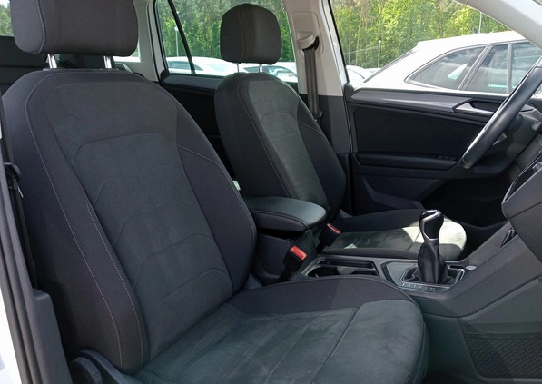 Volkswagen Tiguan cena 104900 przebieg: 82770, rok produkcji 2020 z Buk małe 529